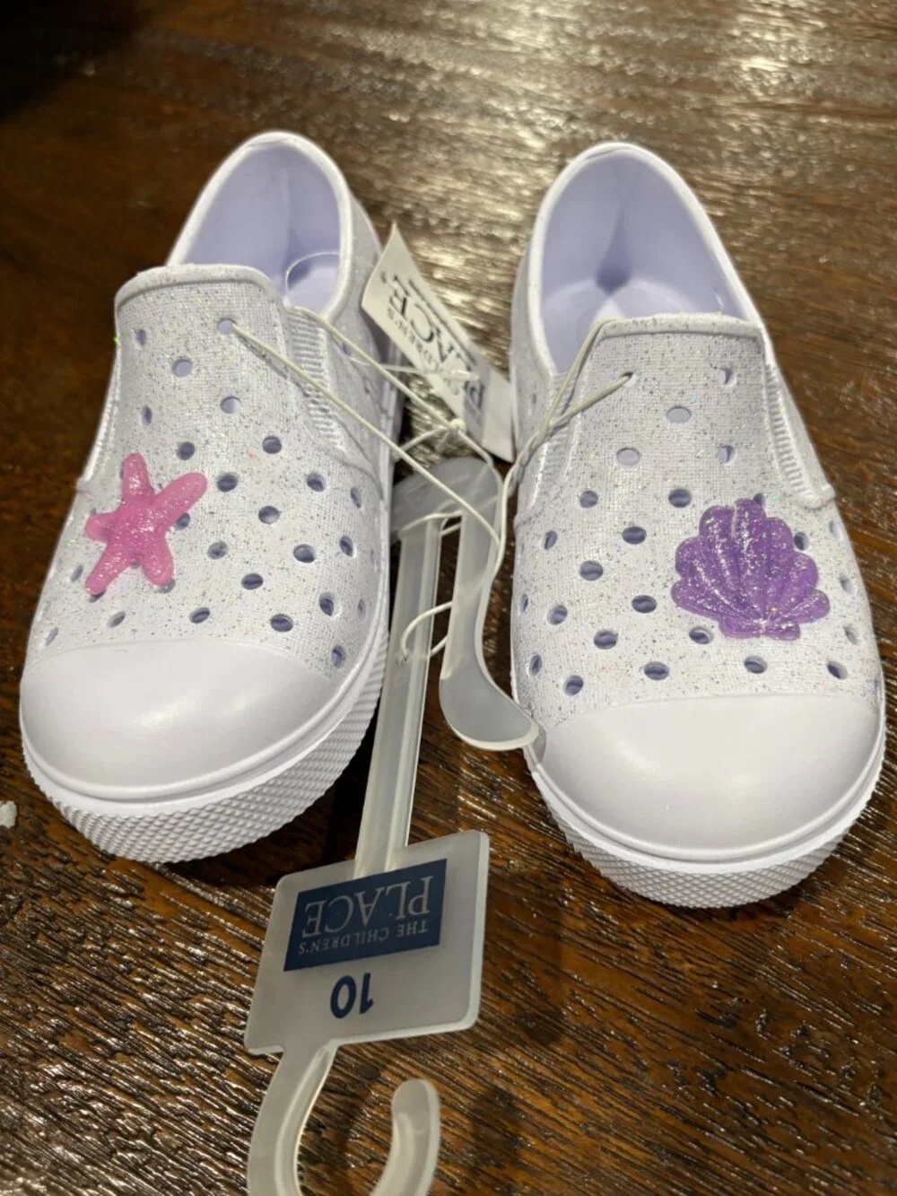 The Children's Place White slip on Sparkle Beach Seashell shoes  sz 10 NEW